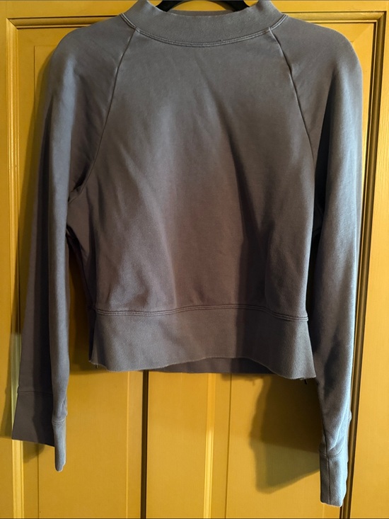 On Running Tops - On Running Gray Cropped Crewneck Sweatshirt
